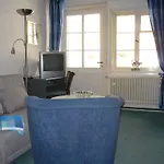Rathaus 3*